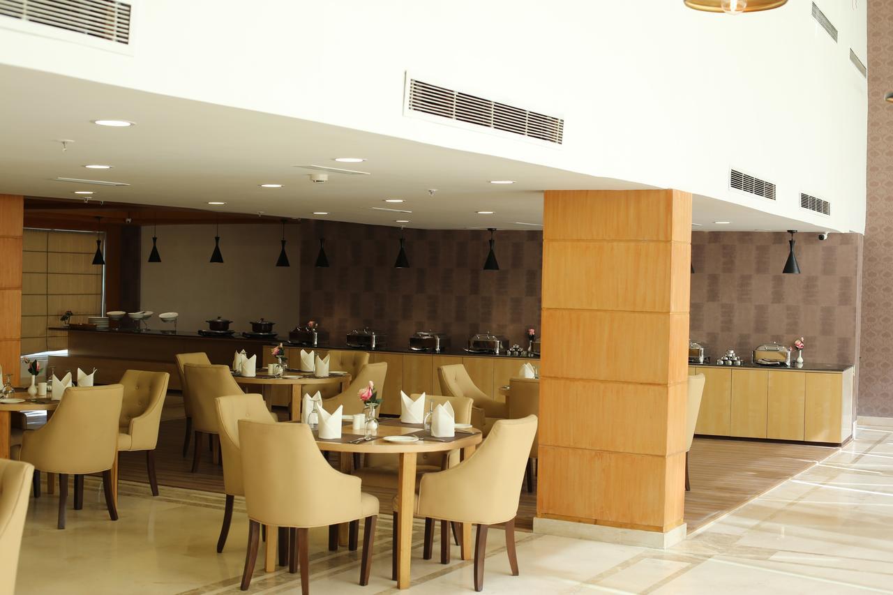 Udman Hotels And Resorts By Ferns N Petals Ню Делхи Екстериор снимка