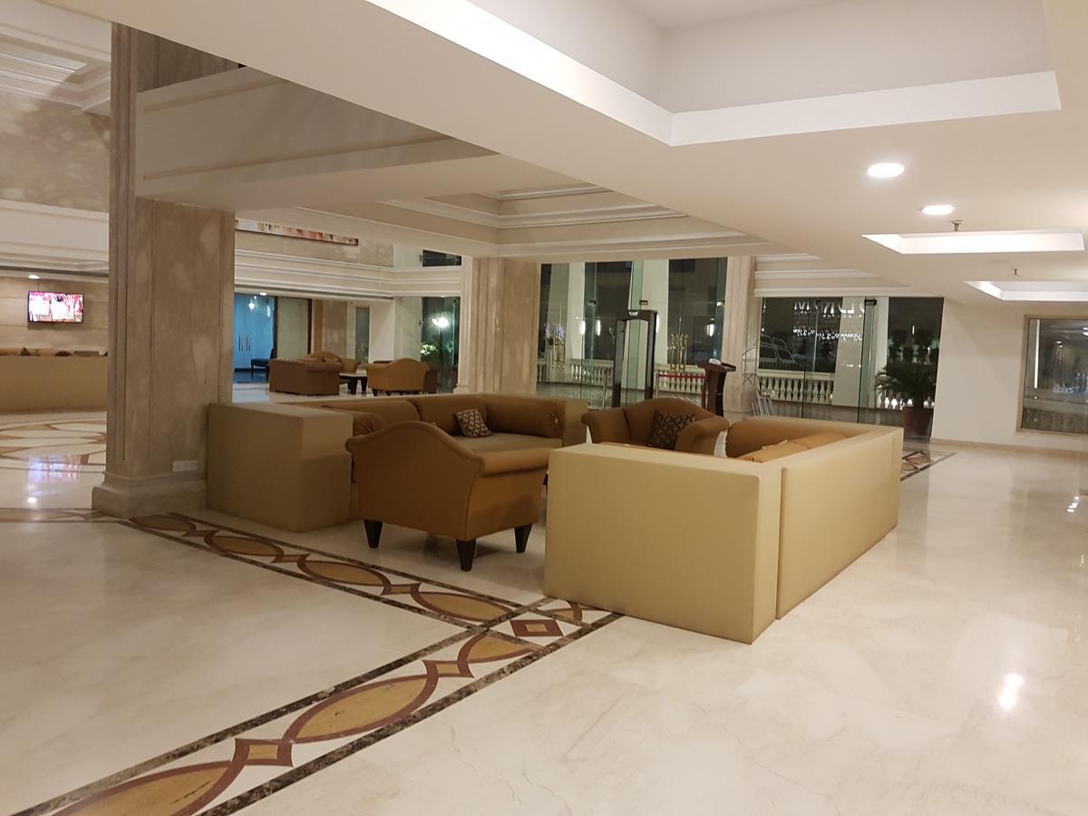 Udman Hotels And Resorts By Ferns N Petals Ню Делхи Екстериор снимка